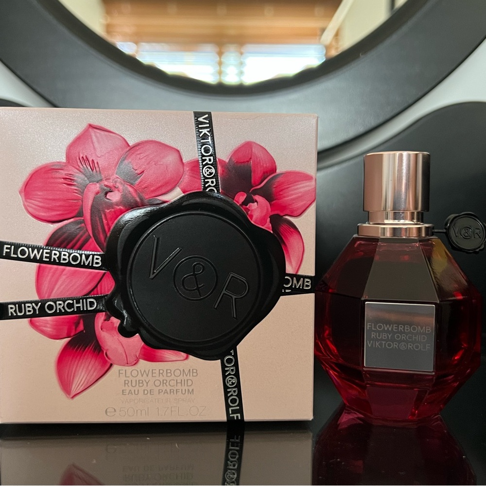 Viktor & Rolf Flowerbomb Ruby Orchid
